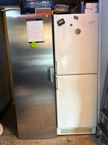 1411047-1 Kyl 1 st och kombinerad kyl/frys 2 st - Siemens, Electrolux, Hoover