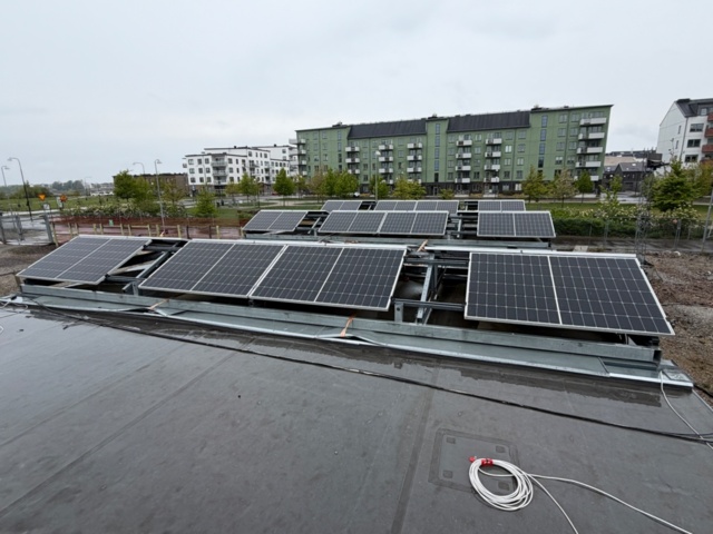 1531012-4 Solcellspaneler med växelriktare och panelställning - Solarwatt Panel vision AM 4.0 (405 Wp)