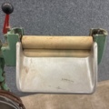 1530251-6 Historic, manually operated washing machine with an associated clothes wringer
