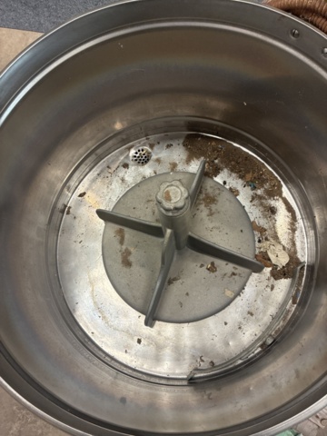 1530251-10 Historic, manually operated washing machine with an associated clothes wringer