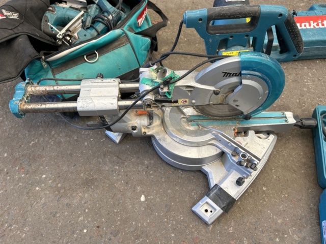 1504180-32 Verktygspaket - Makita