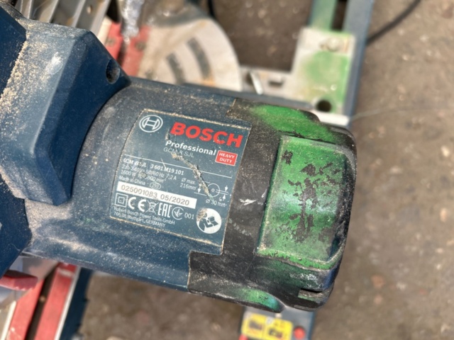 1504184-6 Kap- och gersåg med stativ - Bosch Professional GCM 8 SJL