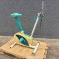 1531035-2 Äldre motionscykel