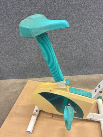 1531035-23 Äldre motionscykel