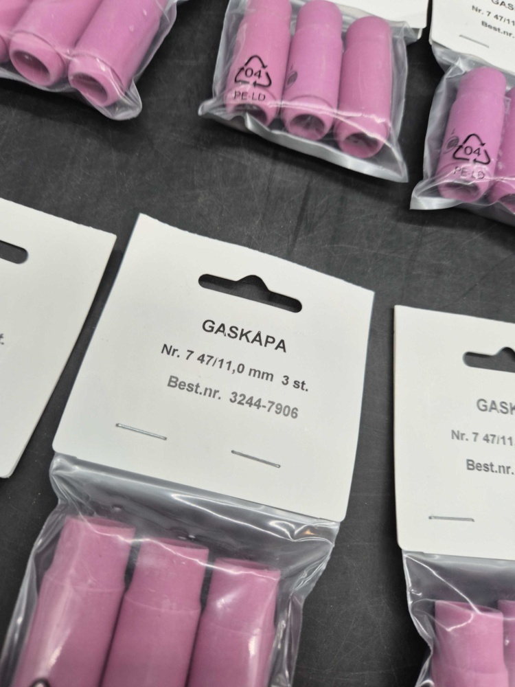 1531051-2 Gaskåpor 12 förpackningar - 11,0 mm