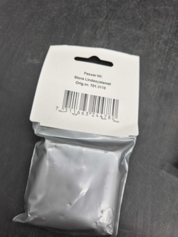 1531051-3 Gaskåpor 12 förpackningar - 11,0 mm