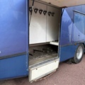 1176690-11 Stor hästtransport med pentry och sovavdelning