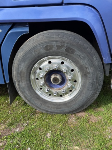 1176690-17 Stor hästtransport med pentry och sovavdelning