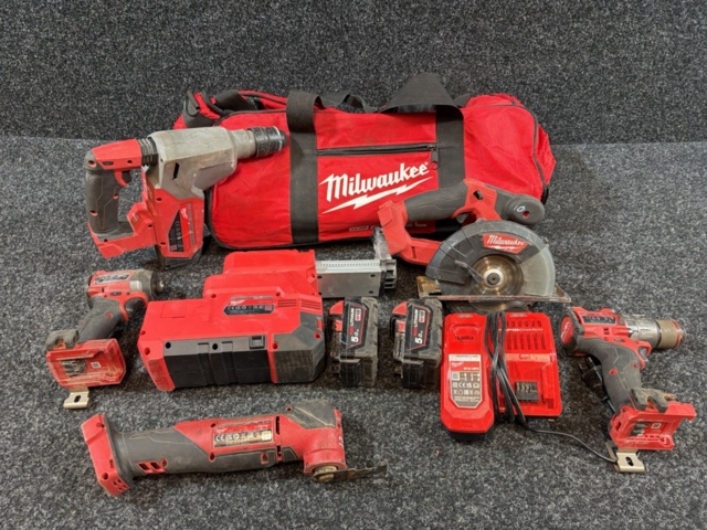 1515985-1 Tool kit - Drill, circular saw, multi-tool, etc. - Milwaukee M18