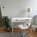1529317-11 Kontorsinredning - Fåtöljer 2 st Yngve Ekström, skrivbord, m.m.