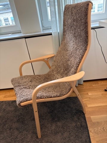 1529318-10 Kontorsinredning - Fåtöljer 2 st Yngve Ekström, skrivbord, m.m.