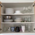 1529321-12 Matbord med stolar, kaffebryggare, m.m.