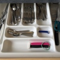 1529321-13 Matbord med stolar, kaffebryggare, m.m.