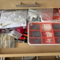 1529321-14 Matbord med stolar, kaffebryggare, m.m.