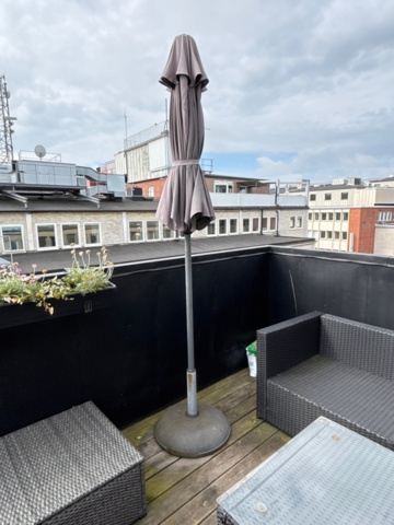 1529324-4 Utemöbler i konstrotting
