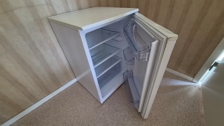 1531773-2 Countertop refrigerator