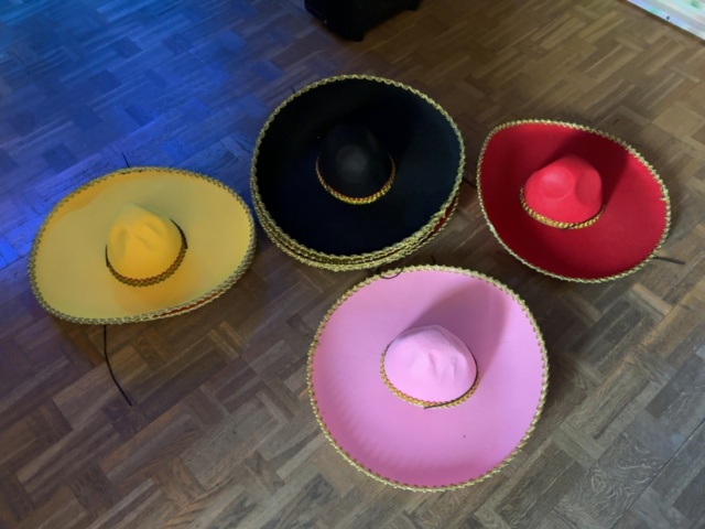 1499786-2 Sombrero hats
