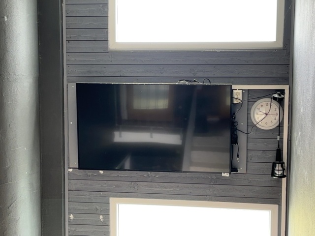 1499791-1 TV/Display för väggmontering