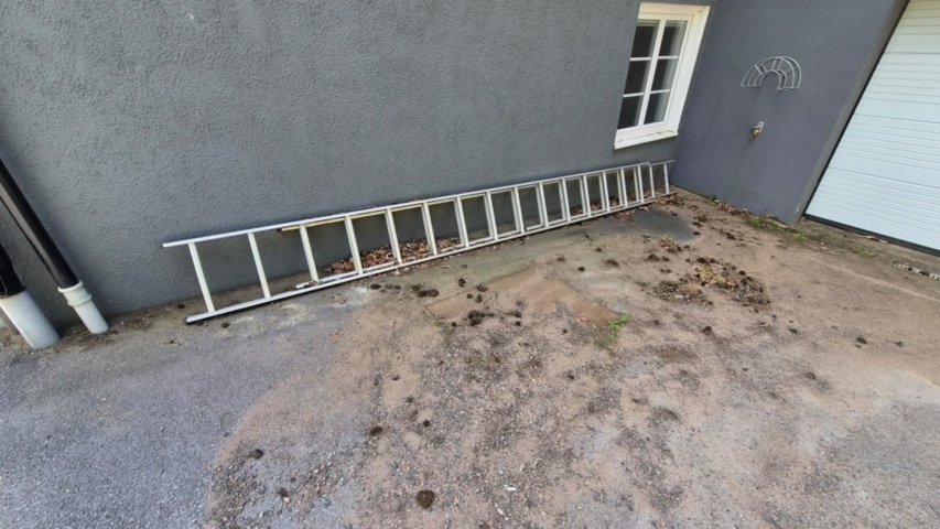 1531780-1 Longer ladder