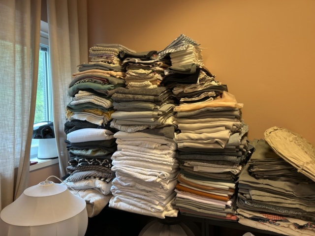 1525386-47 Parti med möbler, inredning och textilier från inredningsfirma