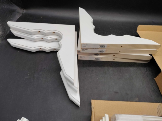 1531064-3 Brackets 29 pcs - Millers, wall brackets, white