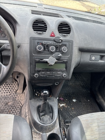 1532404-42 Volkswagen Caddy Maxi Panel Van 1.6 TDI DPF Manual - 2011