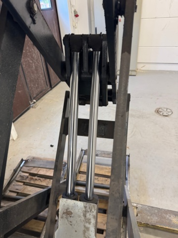 1405756-16 Car lift with control cabinet