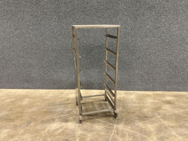 1531104-1 Stainless steel tray trolley