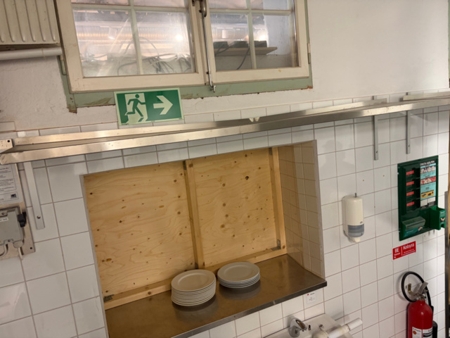 1491544-2 Catering equipment