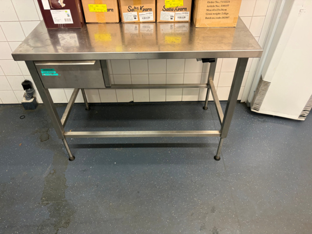 1491544-20 Catering equipment
