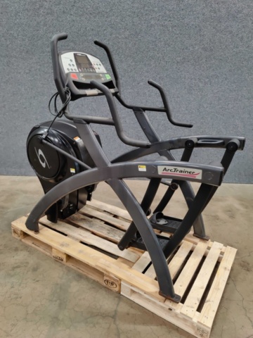 1532406-17 Crosstrainer Cybex ArcTrainer 600A