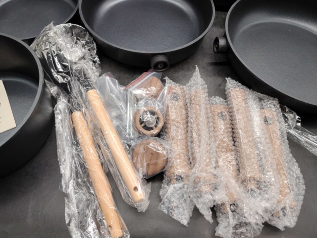 1490687-4 Kitchenware set