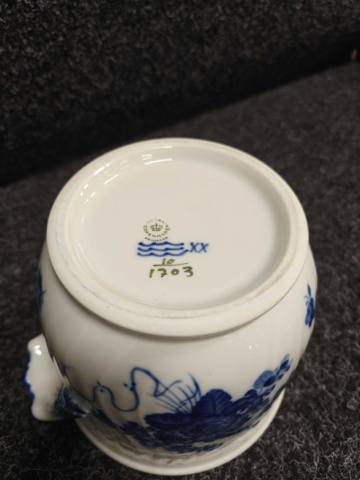 1532471-13 Stoneware mugs from Höganäs & Gustavsberg and Royal Copenhagen ceramic pots
