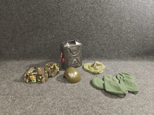 1532472-1 Militär utrustning