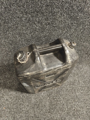 1532474-10 Militärutrustning