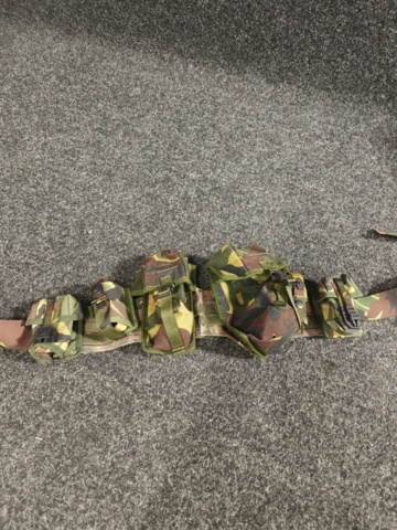 1532474-13 Militärutrustning