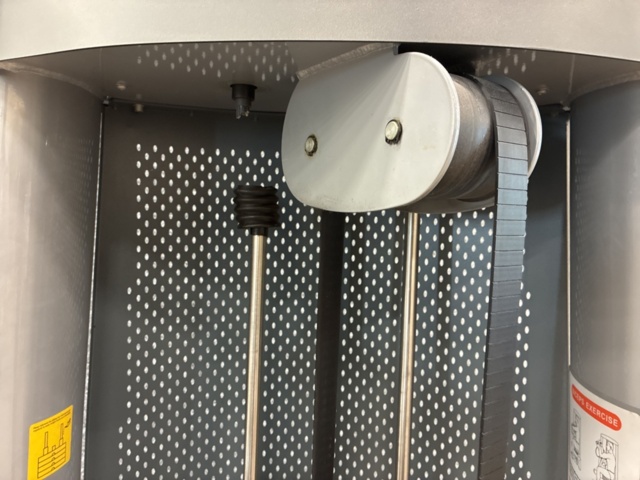 1532424-35 Biceps machine, Elite Fitness