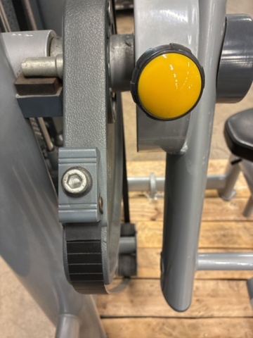 1532424-29 Biceps machine, Elite Fitness