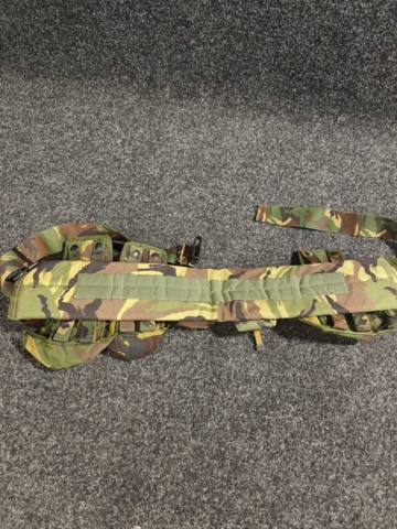 1532476-10 Militär utrustning