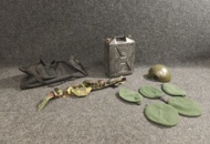 1532477 Militärutrustning