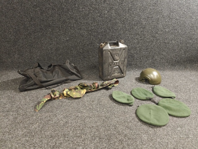 Militär utrustning på auktion i Västra Götaland, Svenljunga hos PS Auction