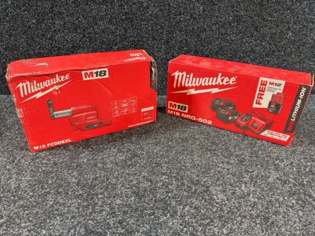 1516028-1 Nytt/oanvändt dammutsug med batteri- och laddarsats - Milwaukee M18