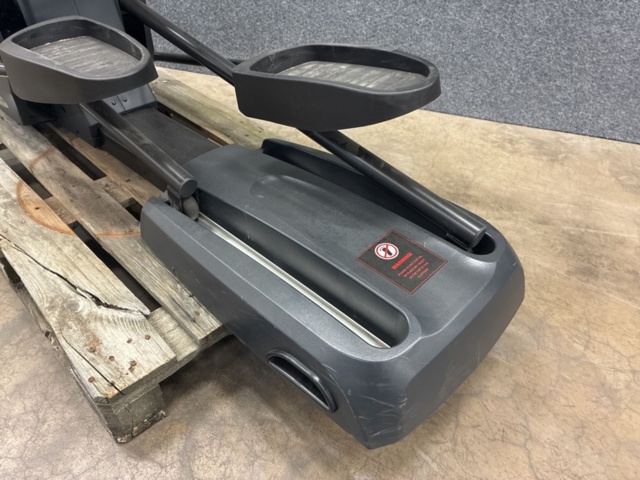 1532433-2 Crosstrainer Circle Fitness E7 Elliptical (Defective)
