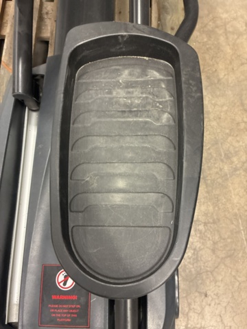 1532433-4 Crosstrainer Circle Fitness E7 Elliptical (Defective)