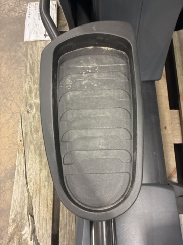 1532433-5 Crosstrainer Circle Fitness E7 Elliptical (Defective)