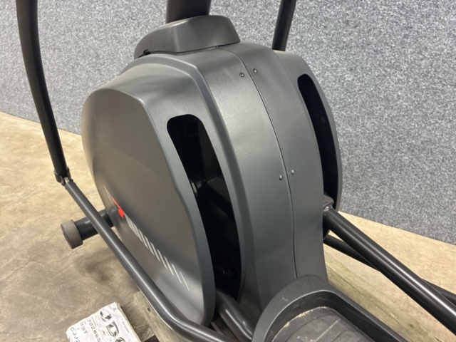 1532433-6 Crosstrainer Circle Fitness E7 Elliptical (Defective)