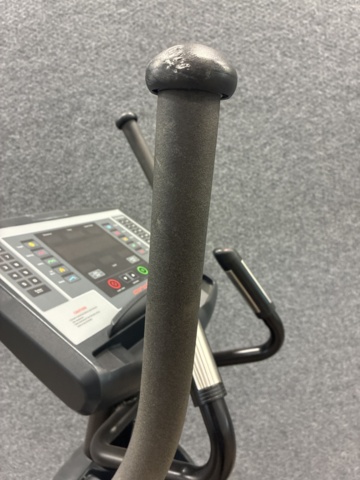 1532433-10 Crosstrainer Circle Fitness E7 Elliptical (Defective)