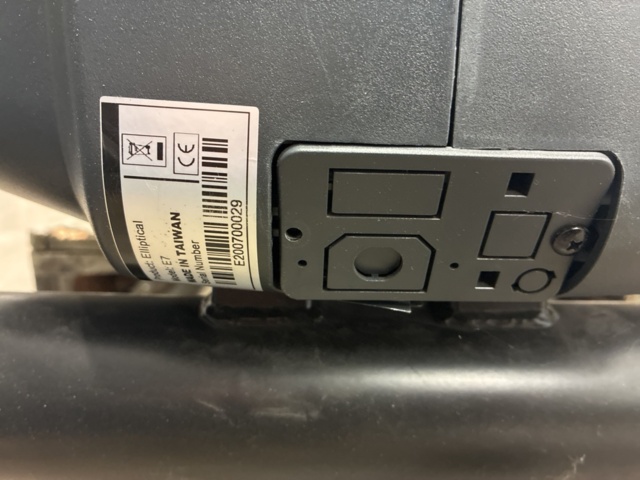 1532433-18 Crosstrainer Circle Fitness E7 Elliptical (Defective)