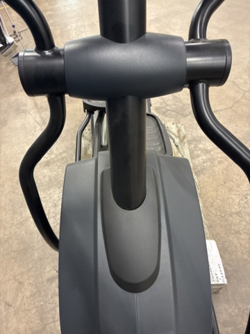1532433-20 Crosstrainer Circle Fitness E7 Elliptical (Defective)