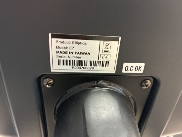 1532433-21 Crosstrainer Circle Fitness E7 Elliptical (Defective)